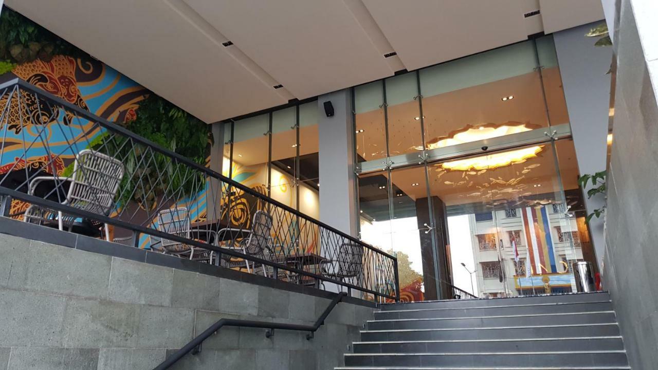 Luminor Hotel Jakarta Kota By Wh Exterior foto