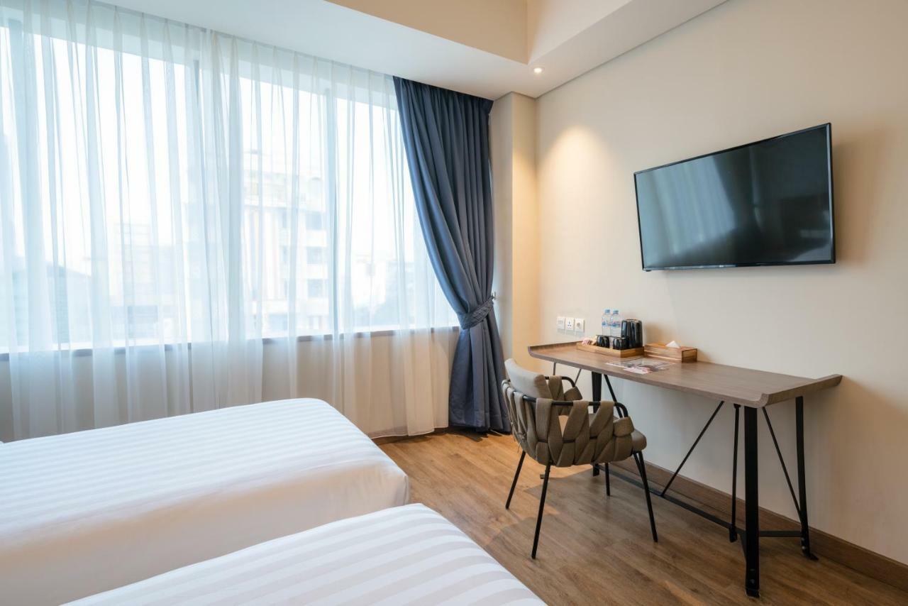 Luminor Hotel Jakarta Kota By Wh Exterior foto